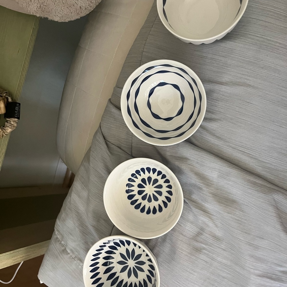 Set of 4 Blue and White Patterned Bowls
